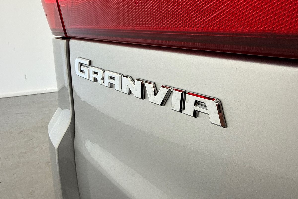 2022 Toyota Granvia GDH303R
