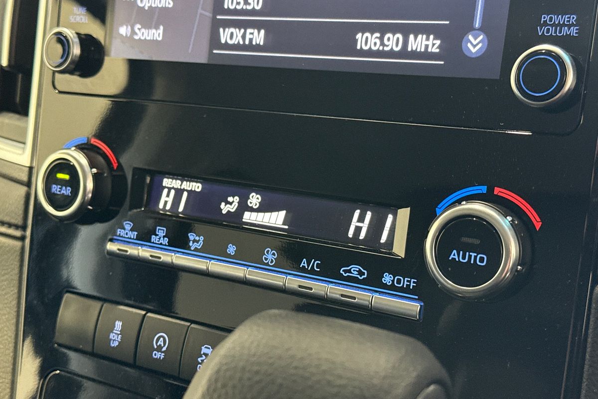 2022 Toyota Granvia GDH303R