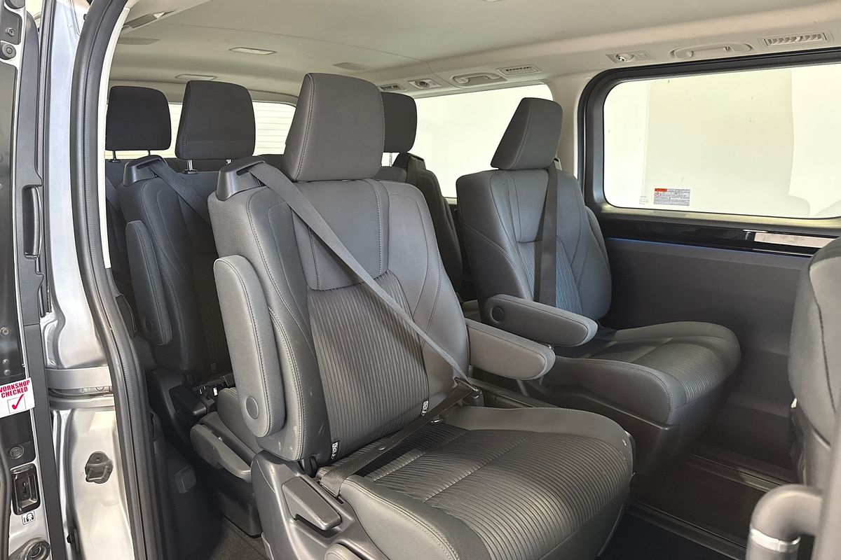 2022 Toyota Granvia GDH303R