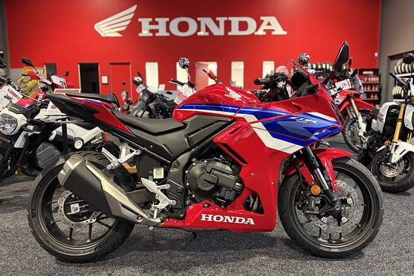 2026 Honda CBR500R E-CLUTCH