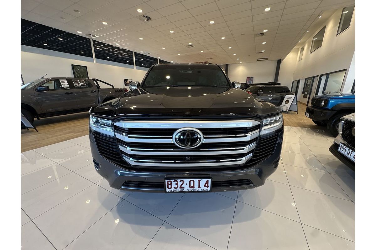 2023 Toyota Landcruiser Sahara FJA300R