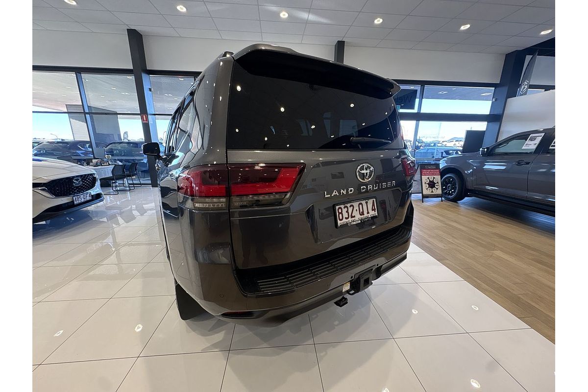 2023 Toyota Landcruiser Sahara FJA300R