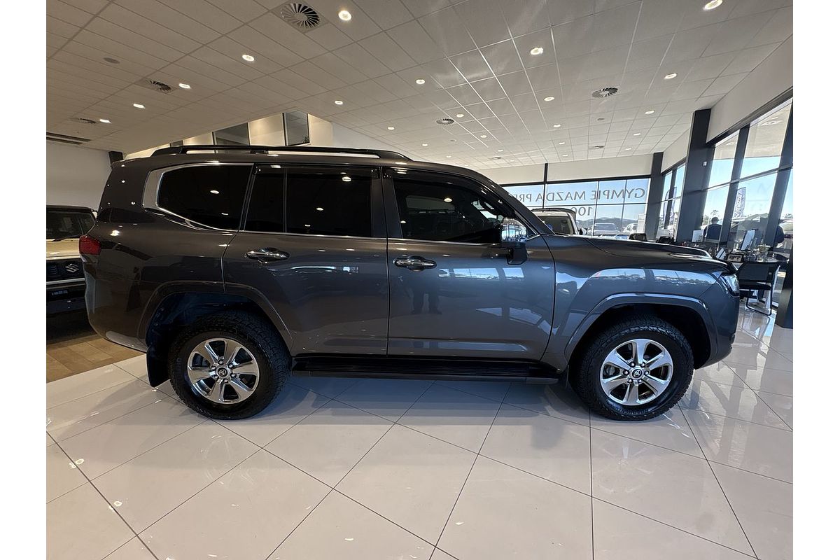 2023 Toyota Landcruiser Sahara FJA300R