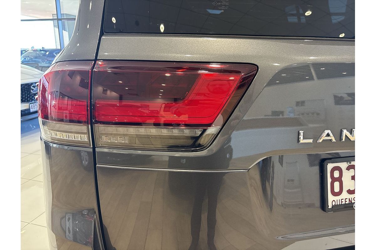 2023 Toyota Landcruiser Sahara FJA300R