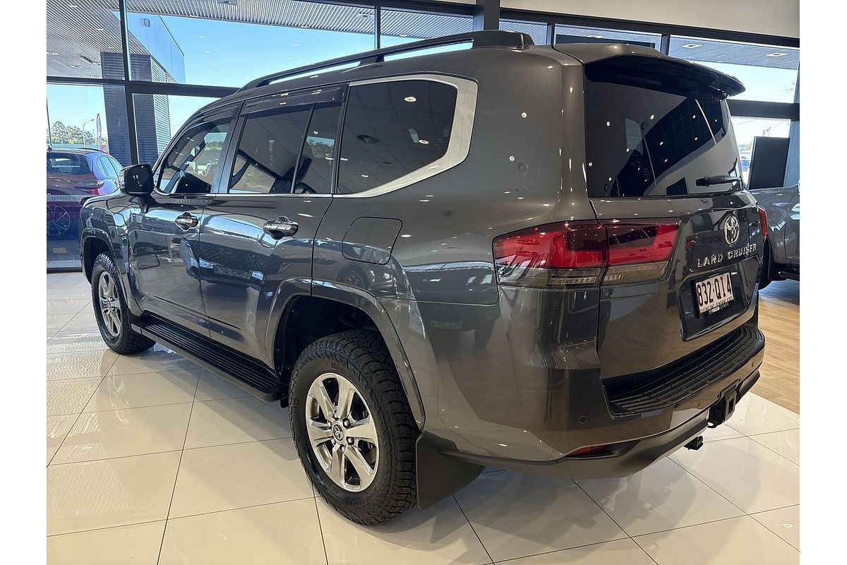 2023 Toyota Landcruiser Sahara FJA300R