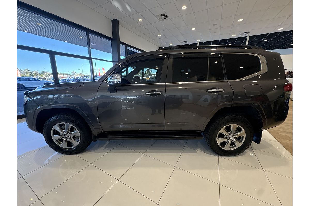 2023 Toyota Landcruiser Sahara FJA300R
