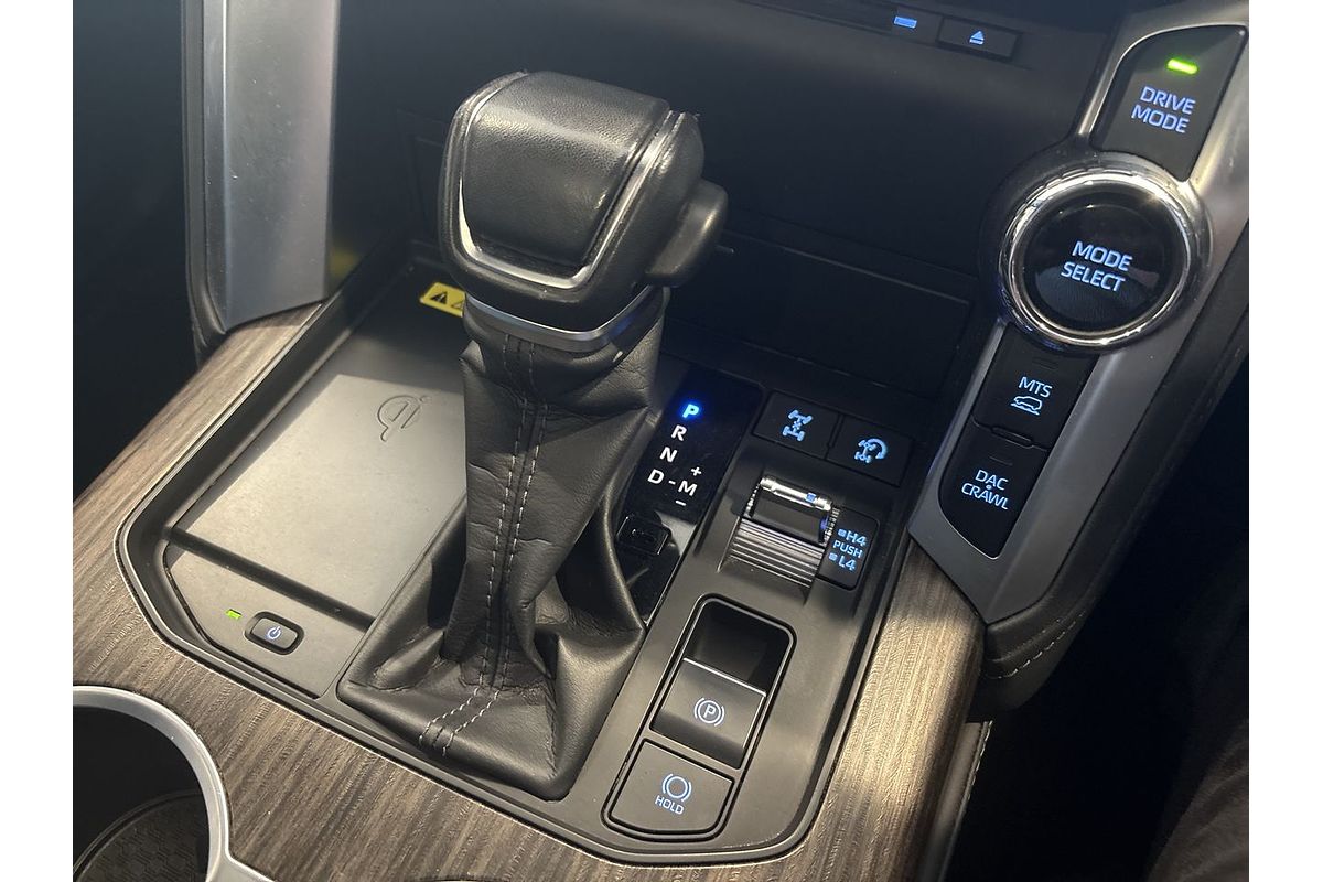 2023 Toyota Landcruiser Sahara FJA300R