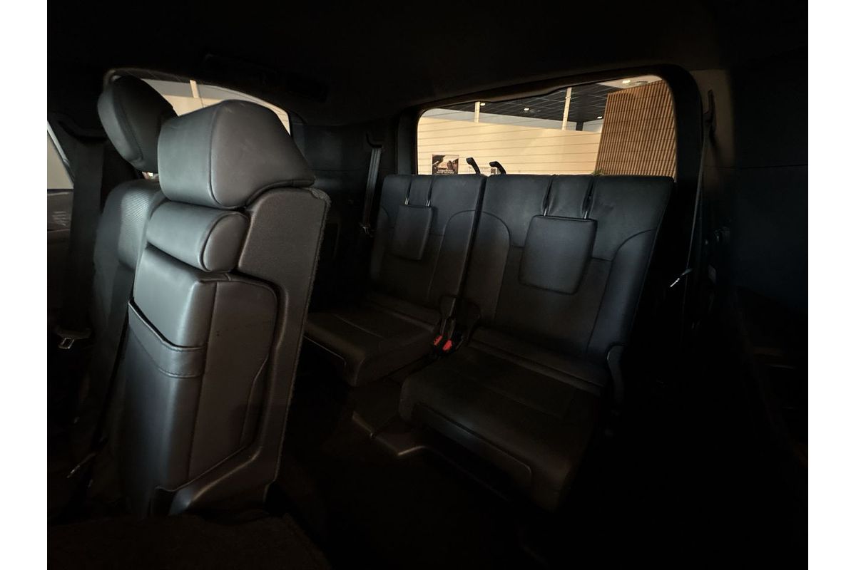 2023 Toyota Landcruiser Sahara FJA300R