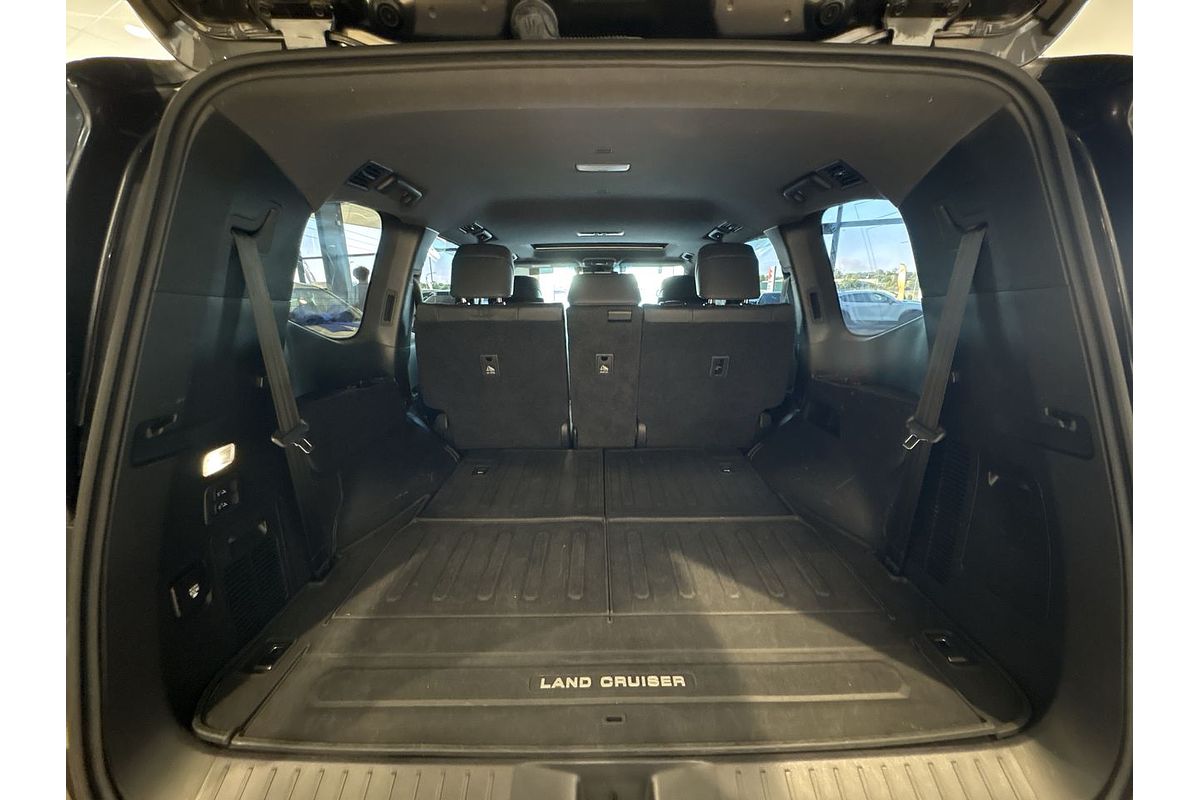 2023 Toyota Landcruiser Sahara FJA300R