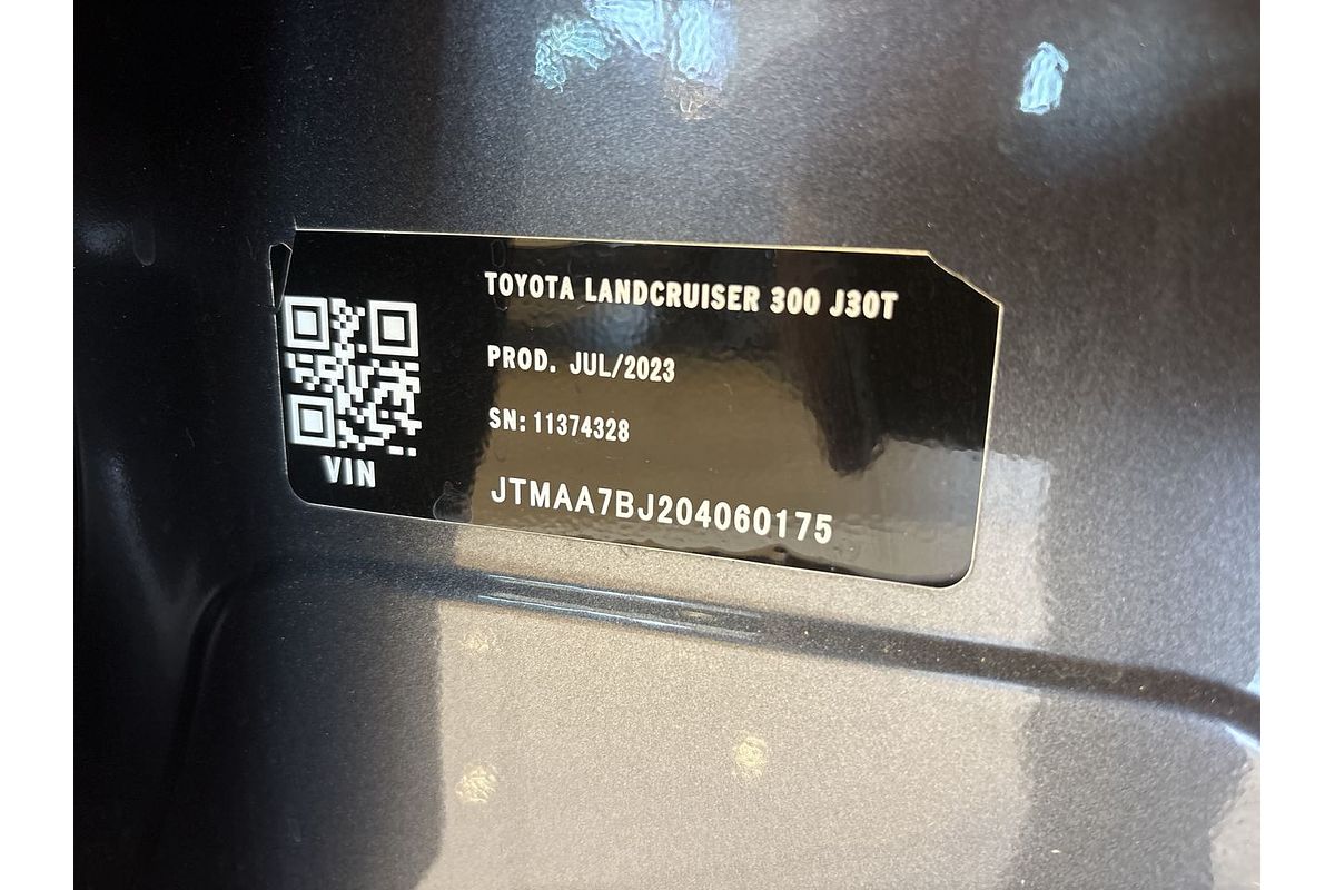 2023 Toyota Landcruiser Sahara FJA300R