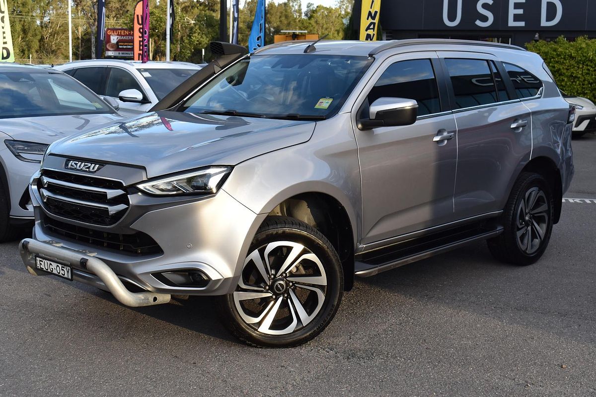 2022 Isuzu MU-X LS-T