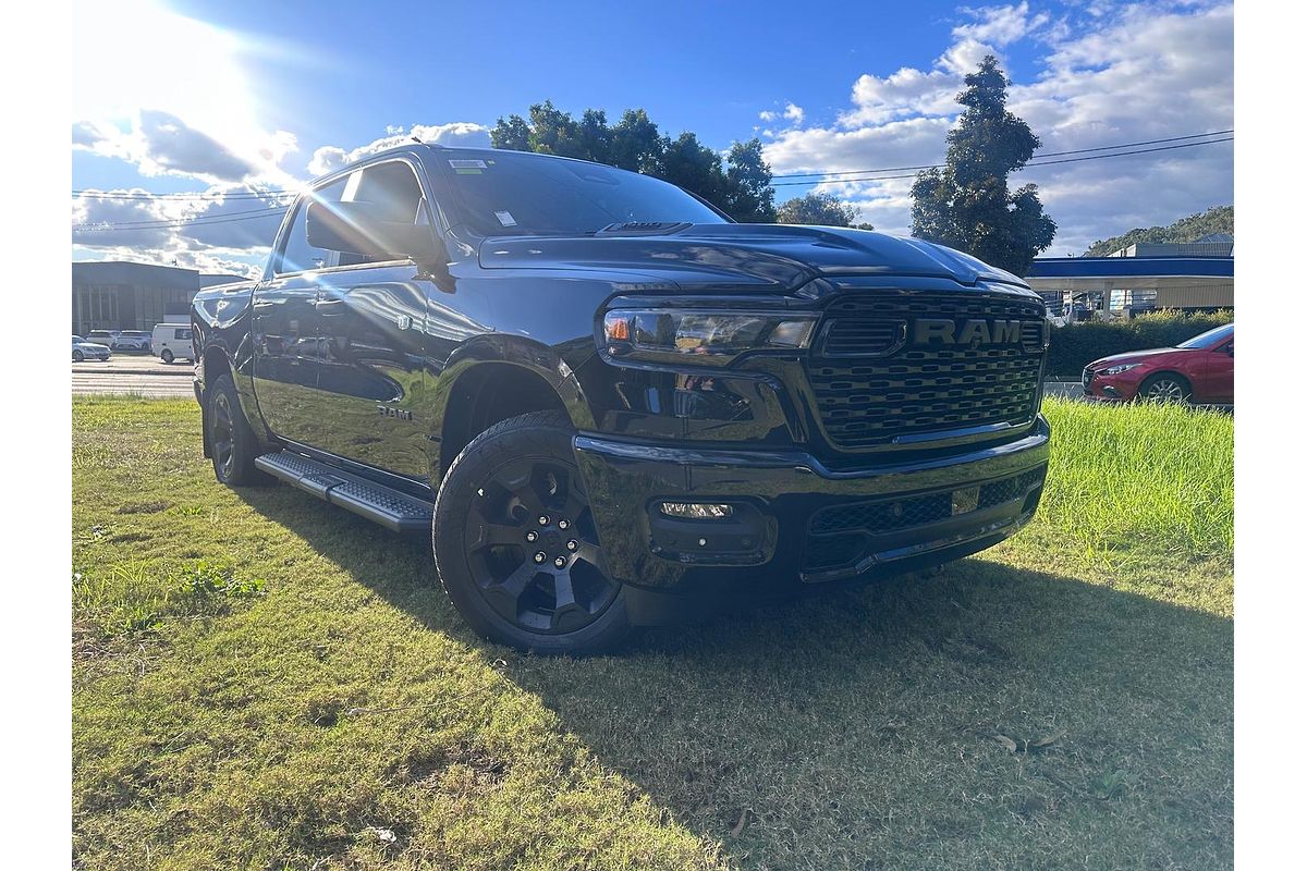 2026 RAM 1500 Express Black Edition Hurricane SO DT 4X4 SWB