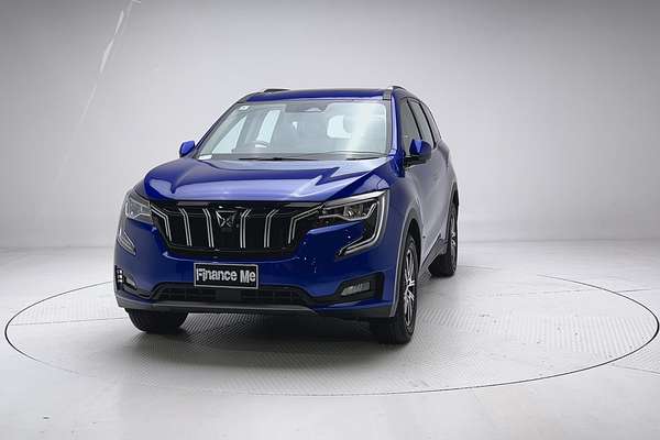 2023 Mahindra XUV700 AX7L thumb-2