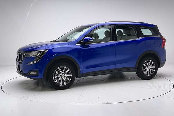 2023 Mahindra XUV700 AX7L thumb-3