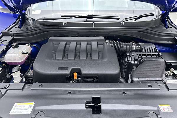 2023 Mahindra XUV700 AX7L thumb-10
