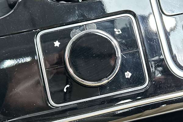 2023 Mahindra XUV700 AX7L thumb-17