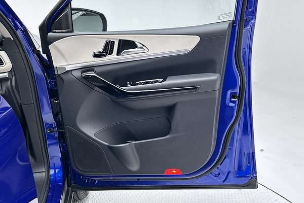 2023 Mahindra XUV700 AX7L thumb-18
