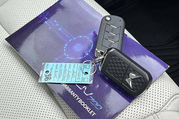2023 Mahindra XUV700 AX7L thumb-22
