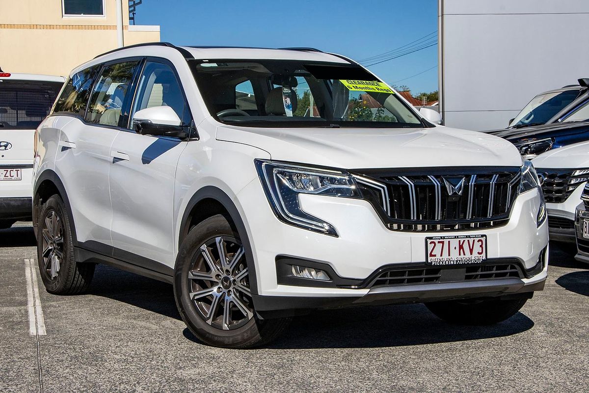 2024 Mahindra XUV700 AX7L