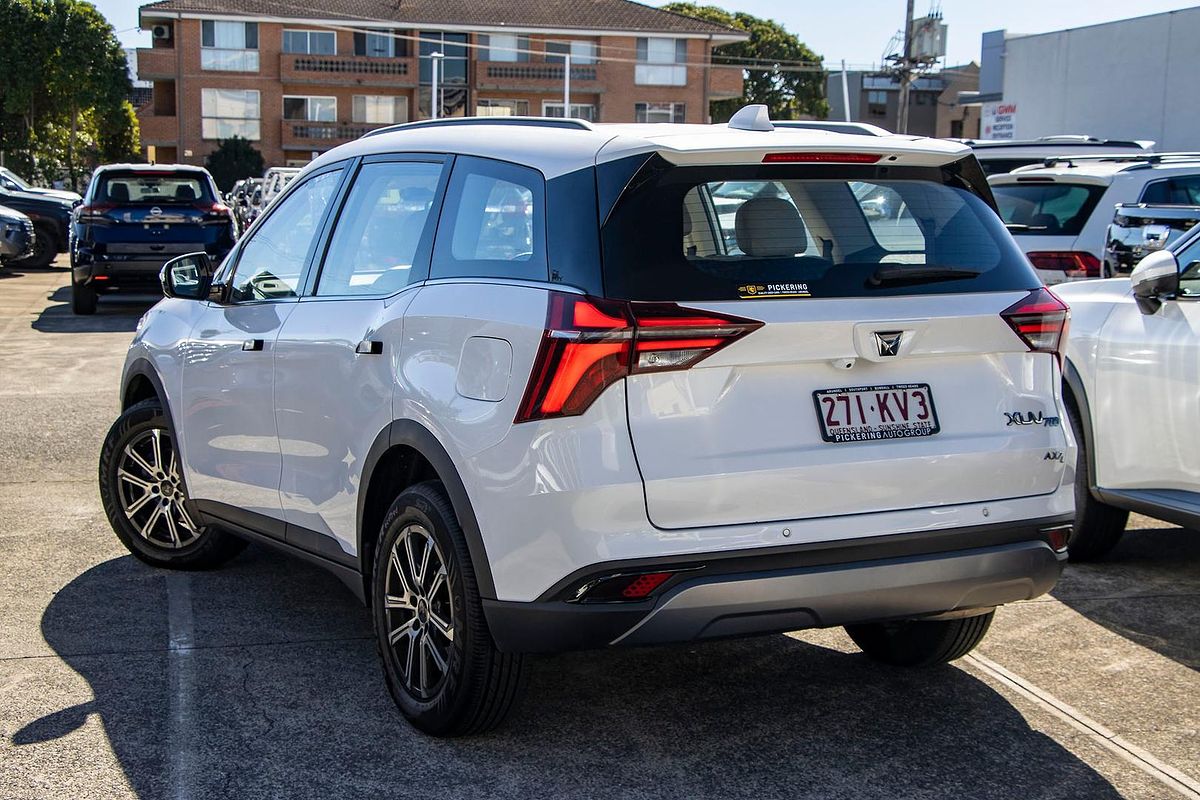 2024 Mahindra XUV700 AX7L