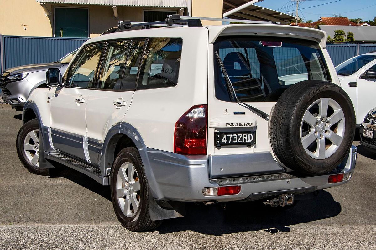 2004 Mitsubishi Pajero Exceed NP