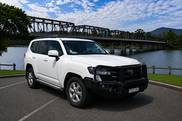 2023 Toyota Landcruiser GXL FJA300R