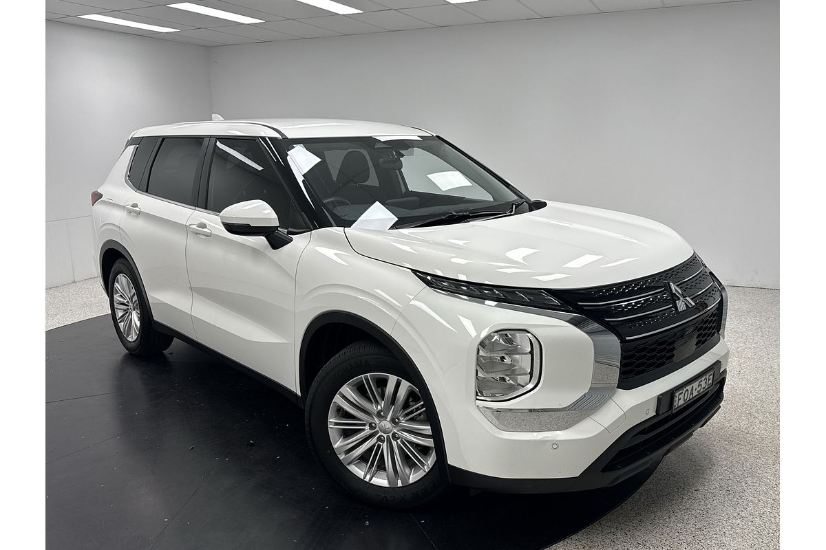 2024 Mitsubishi Outlander ES ZM