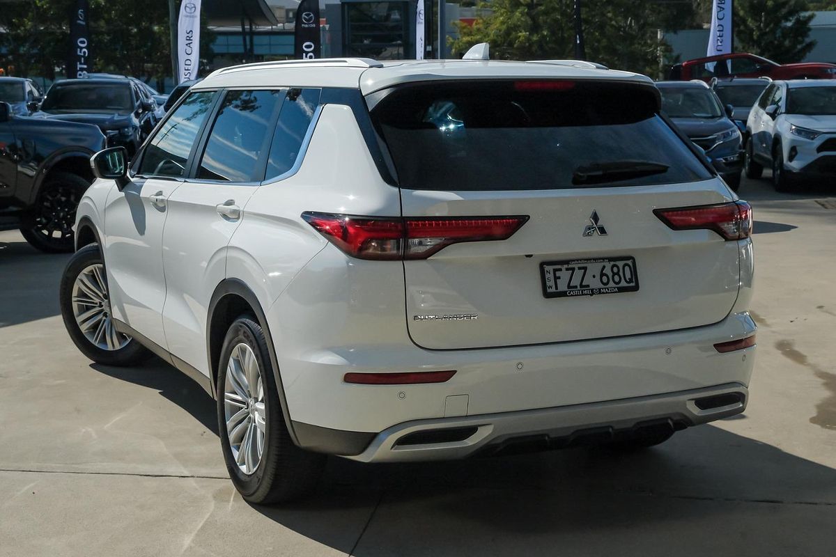 2023 Mitsubishi Outlander LS ZM