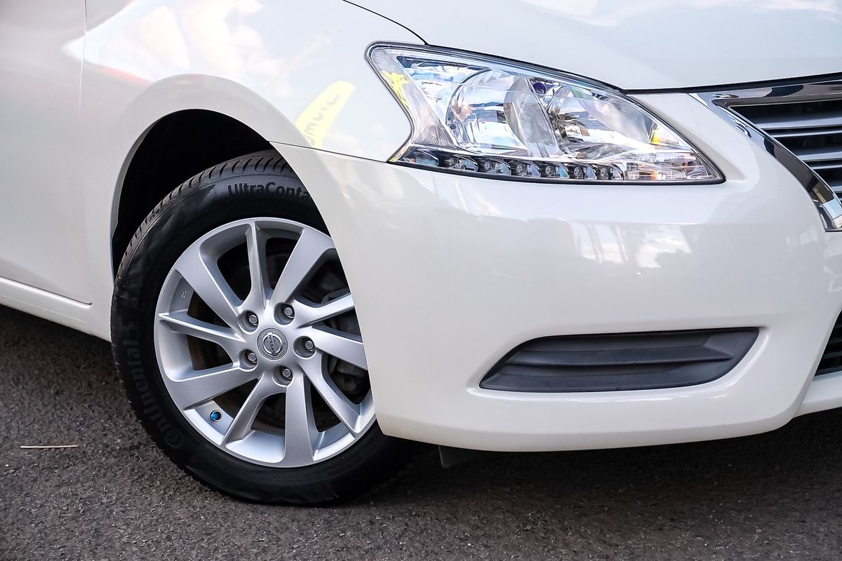 2014 Nissan Pulsar ST B17