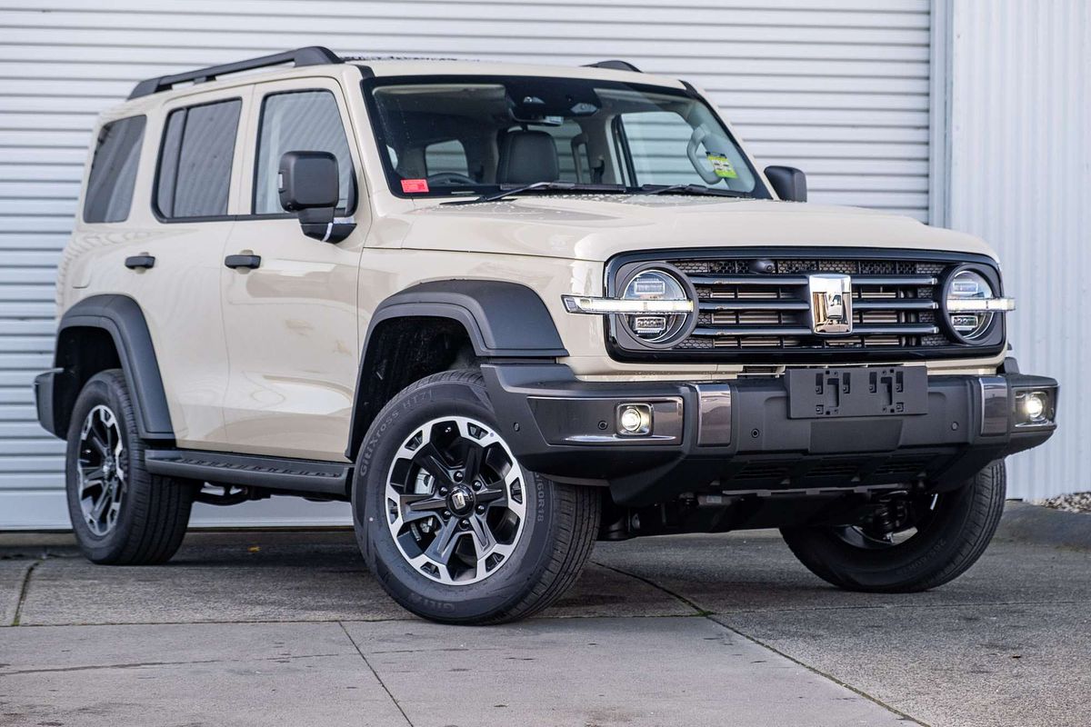 2026 GWM Tank 300 Lux Hi4-T PHEV P01