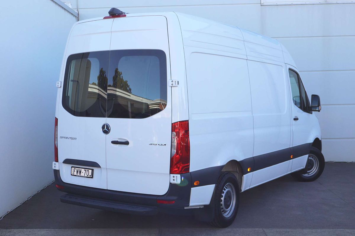 2025 Mercedes-Benz Sprinter 315CDI VS30 MWB Low Roof