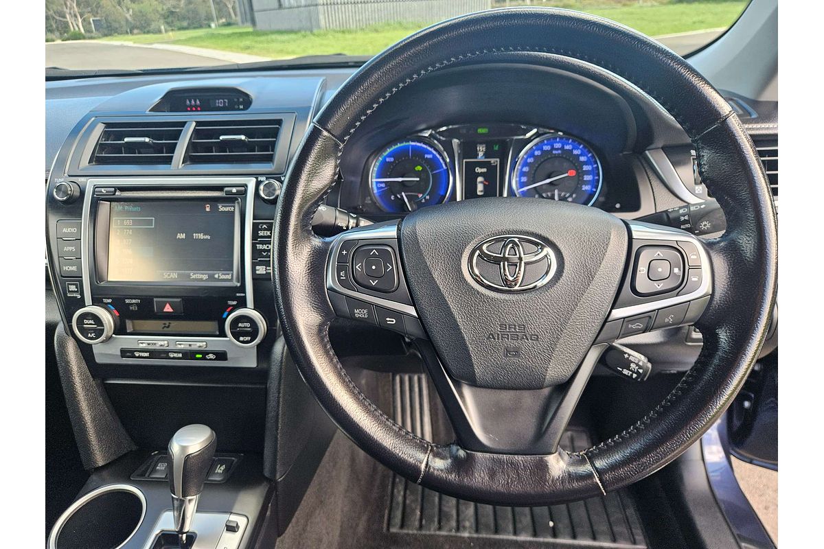 2017 Toyota Camry Atara SL AVV50R