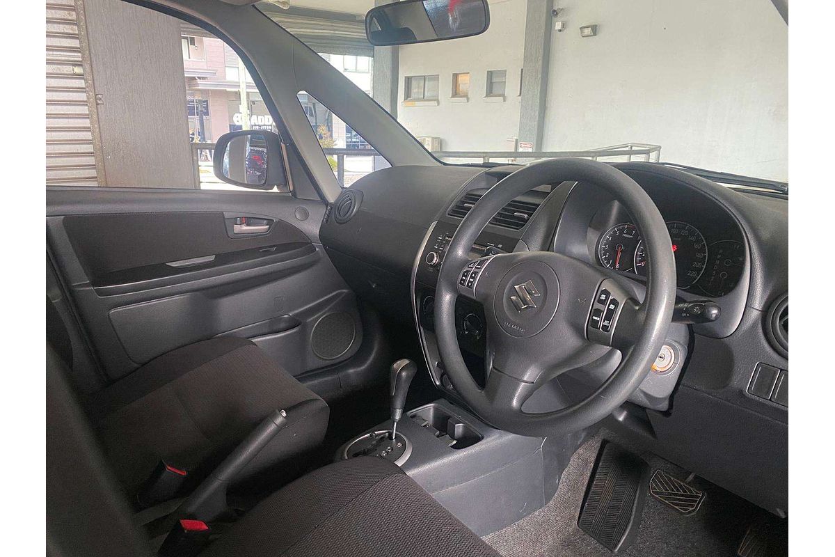 SX4 GY 2.0L 4Cyl MULTI POINT F/INJ 4 SP AUTOMATIC 4D SEDAN 