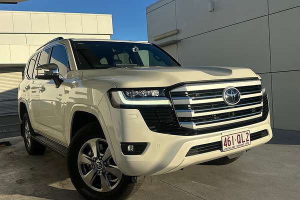 2023 Toyota Landcruiser Sahara FJA300R