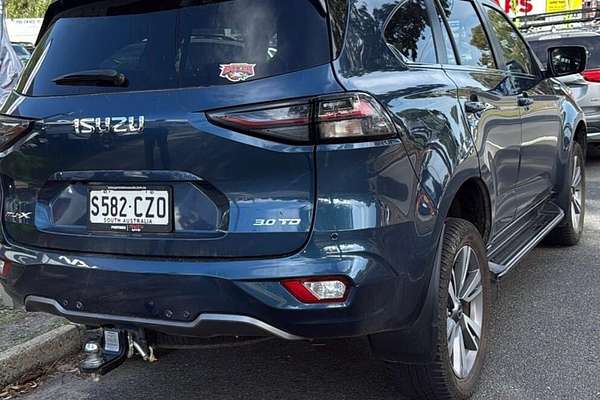2023 Isuzu MU-X LS-T thumb-4