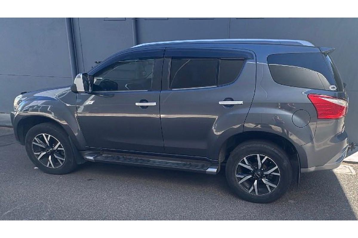 2021 Isuzu MU-X LS-T