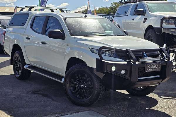 2022 Mitsubishi Triton GLX+ MR 4X4