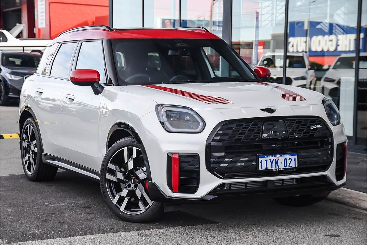 2025 MINI Countryman JCW Favoured U25