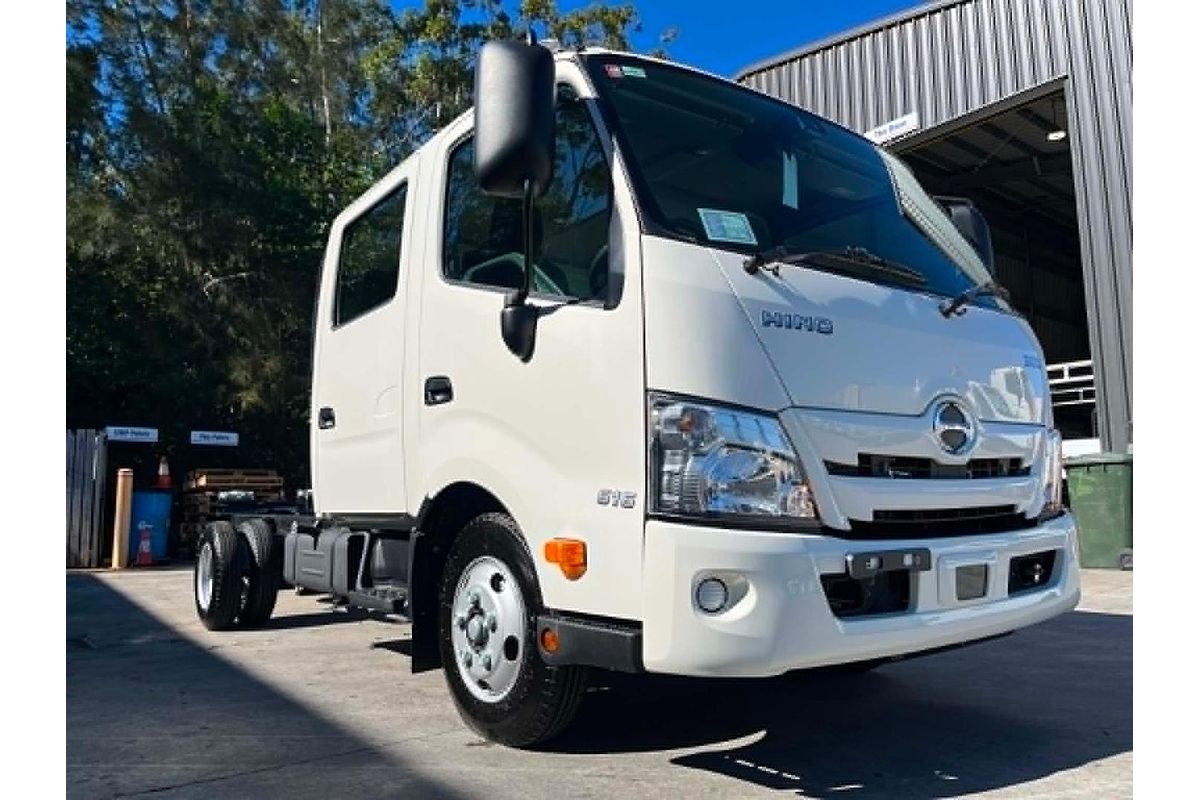2025 Hino 300 Series 616 Crew