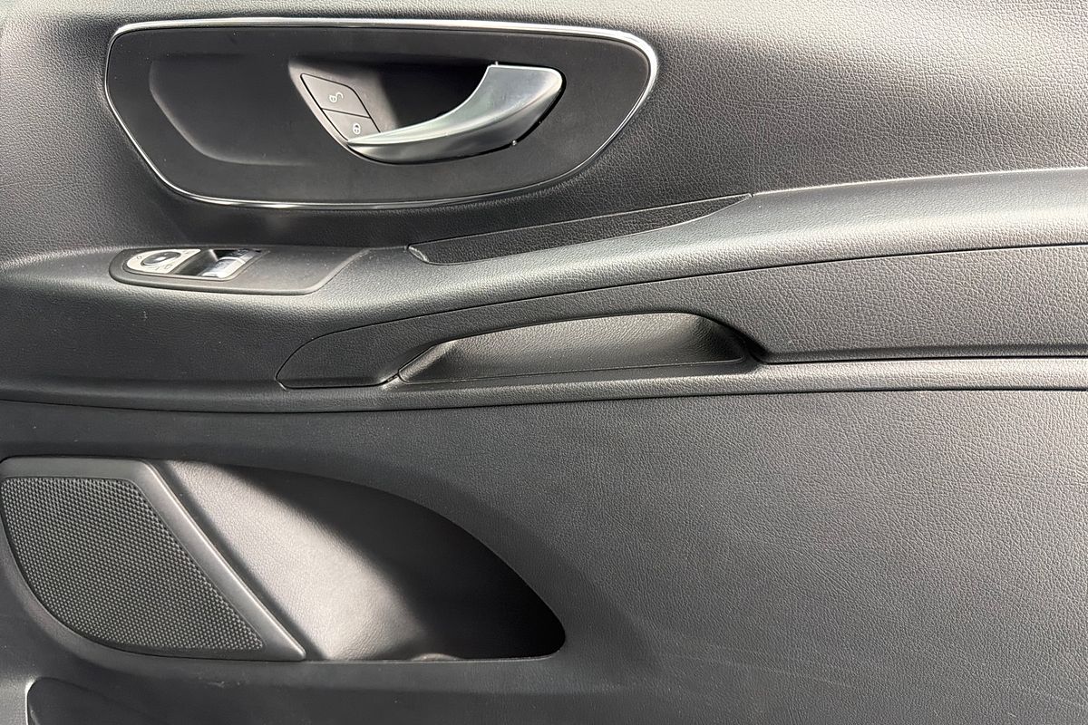 2020 Mercedes-Benz Valente 116CDI 447