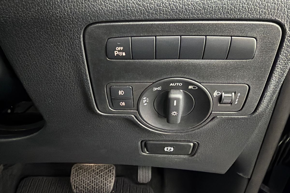 2020 Mercedes-Benz Valente 116CDI 447