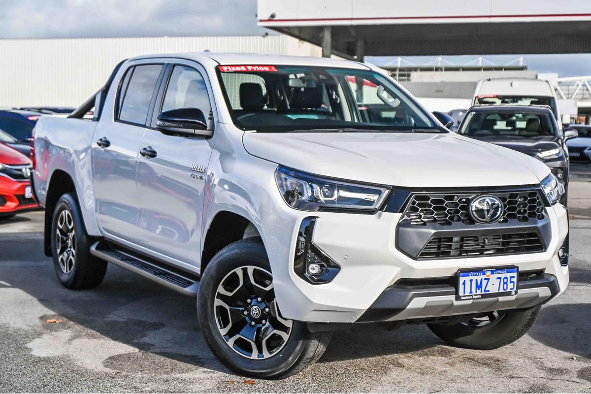 2025 Toyota Hilux SR5 48V GUN126R 4X4