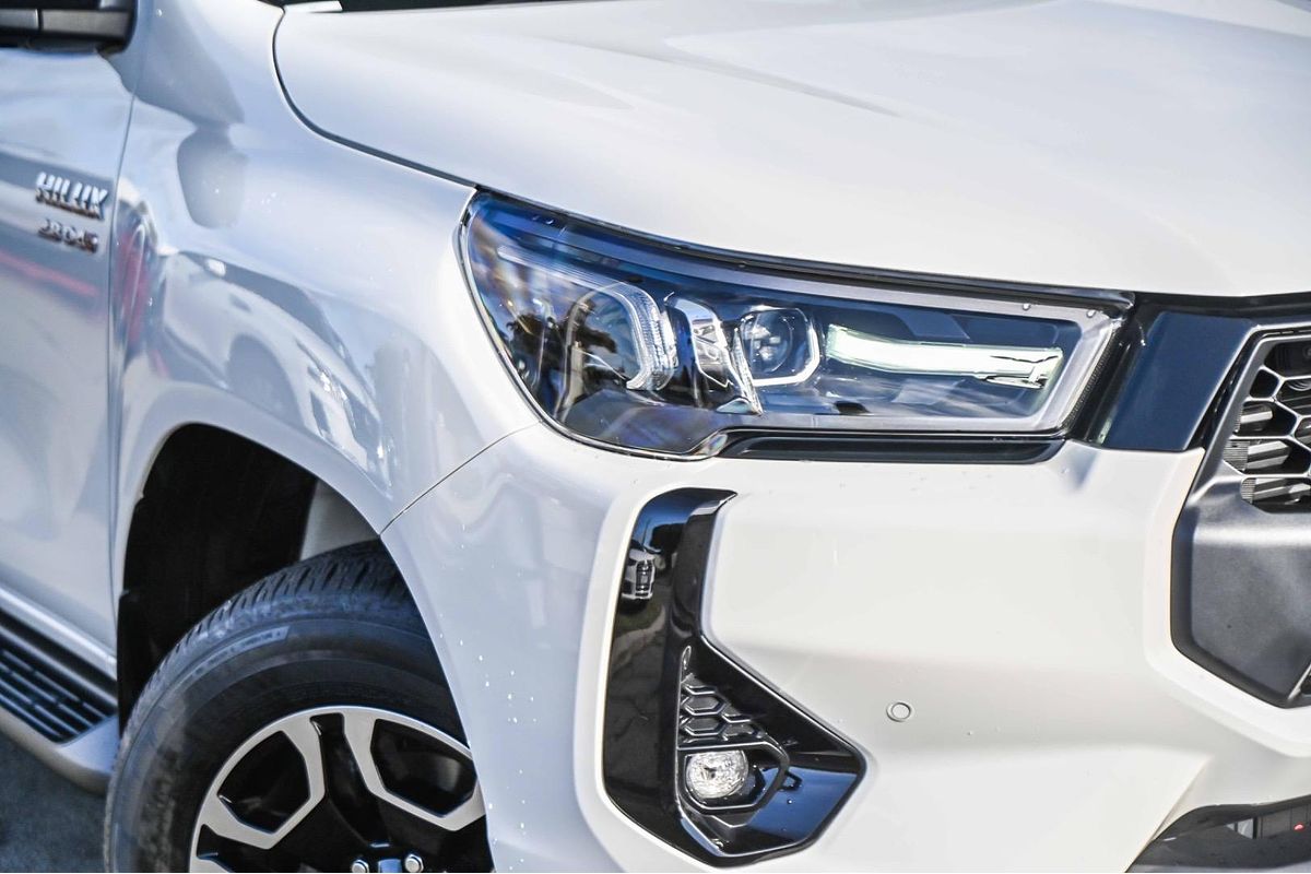 2025 Toyota Hilux SR5 48V GUN126R 4X4