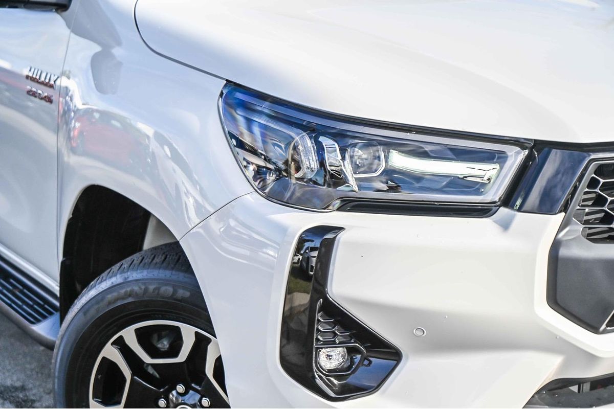 2025 Toyota Hilux SR5 48V GUN126R 4X4