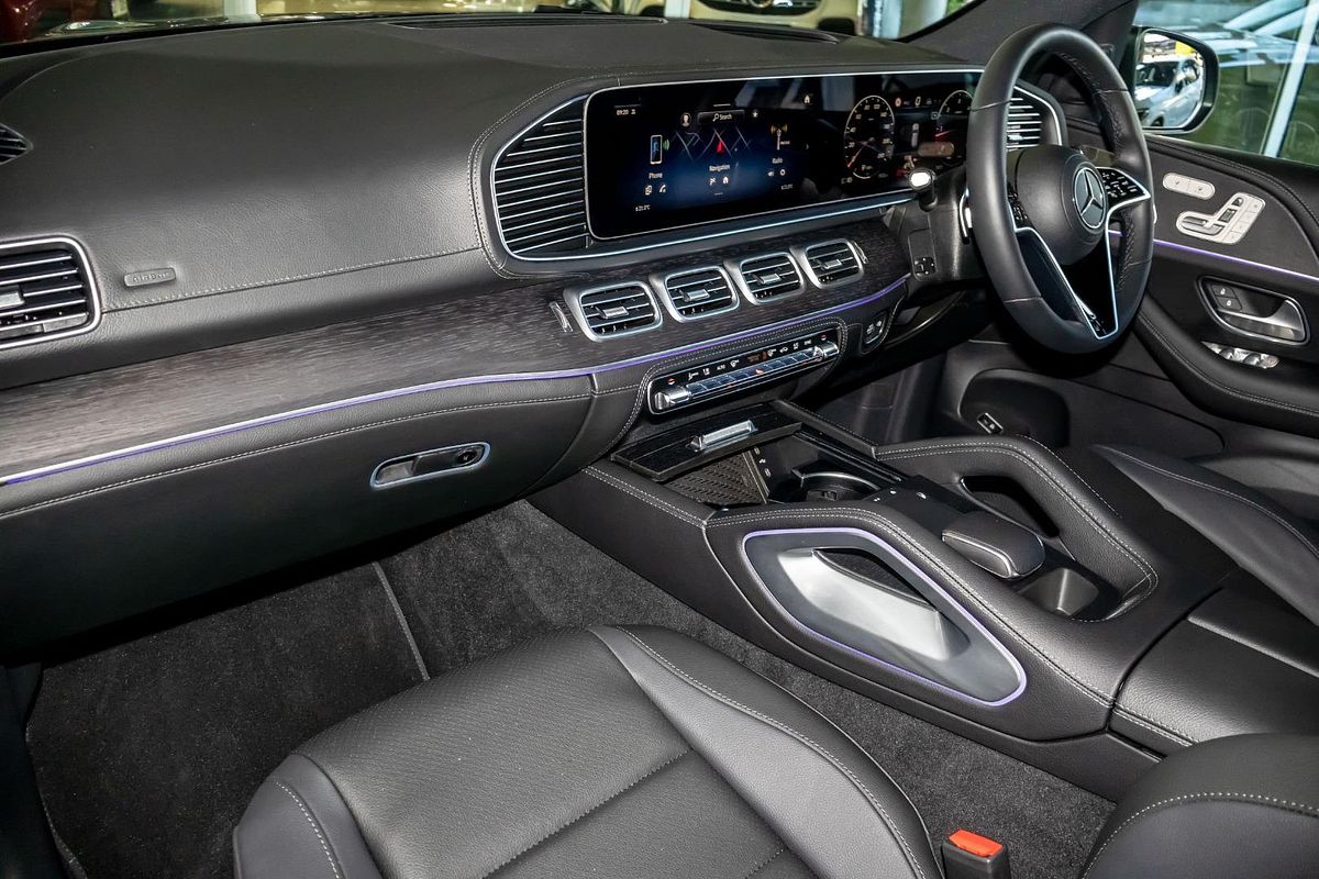 V167 805+055MY GLE300 d Editio n 7 WAG 9G 9sp