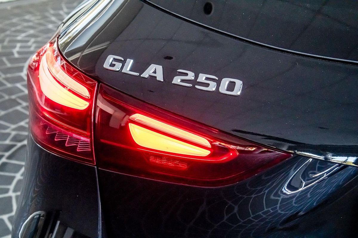 H247 805+055MY GLA250 WAG DUAL 8sp 2.0T/10kW