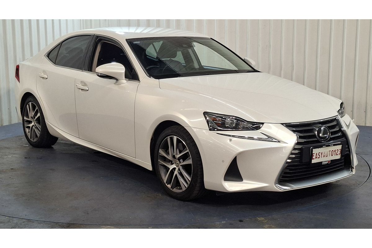 2017 Lexus IS IS200t Luxury ASE30R