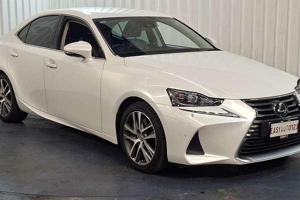 2017 Lexus IS IS200t Luxury ASE30R