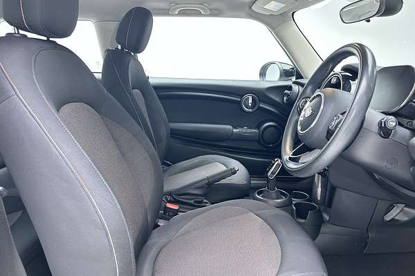2021 MINI Hatch Cooper Classic F56 LCI thumb-12