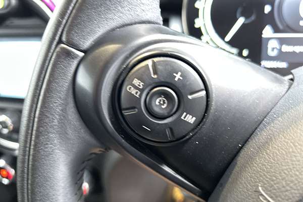 2021 MINI Hatch Cooper Classic F56 LCI thumb-16